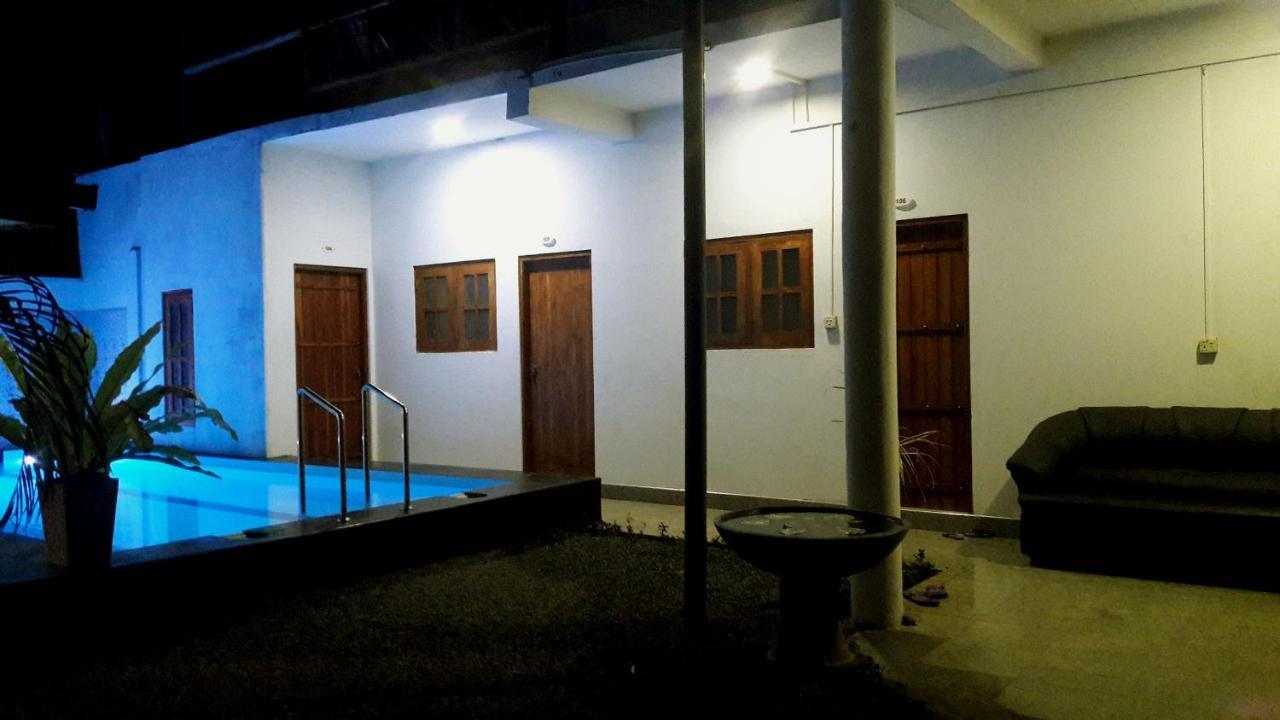 Big House Udawalawe Bed and Breakfast Exterior foto