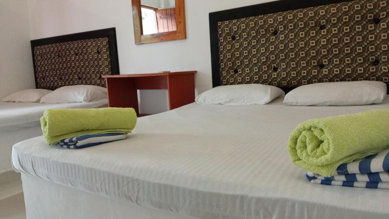 Big House Udawalawe Bed and Breakfast Exterior foto